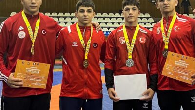 Romanya’nın Cluj kentinde düzenlenen U17 Serbest Güreş Balkan Şampiyonası’nda, Türkiye