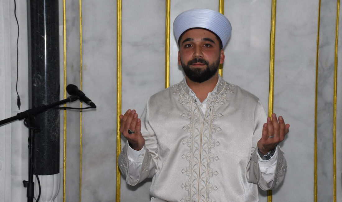 - Afyonkarahisar'da görev yapan imam hatip kardeşlerden Ömer Temel:
- "Kardeşimle,