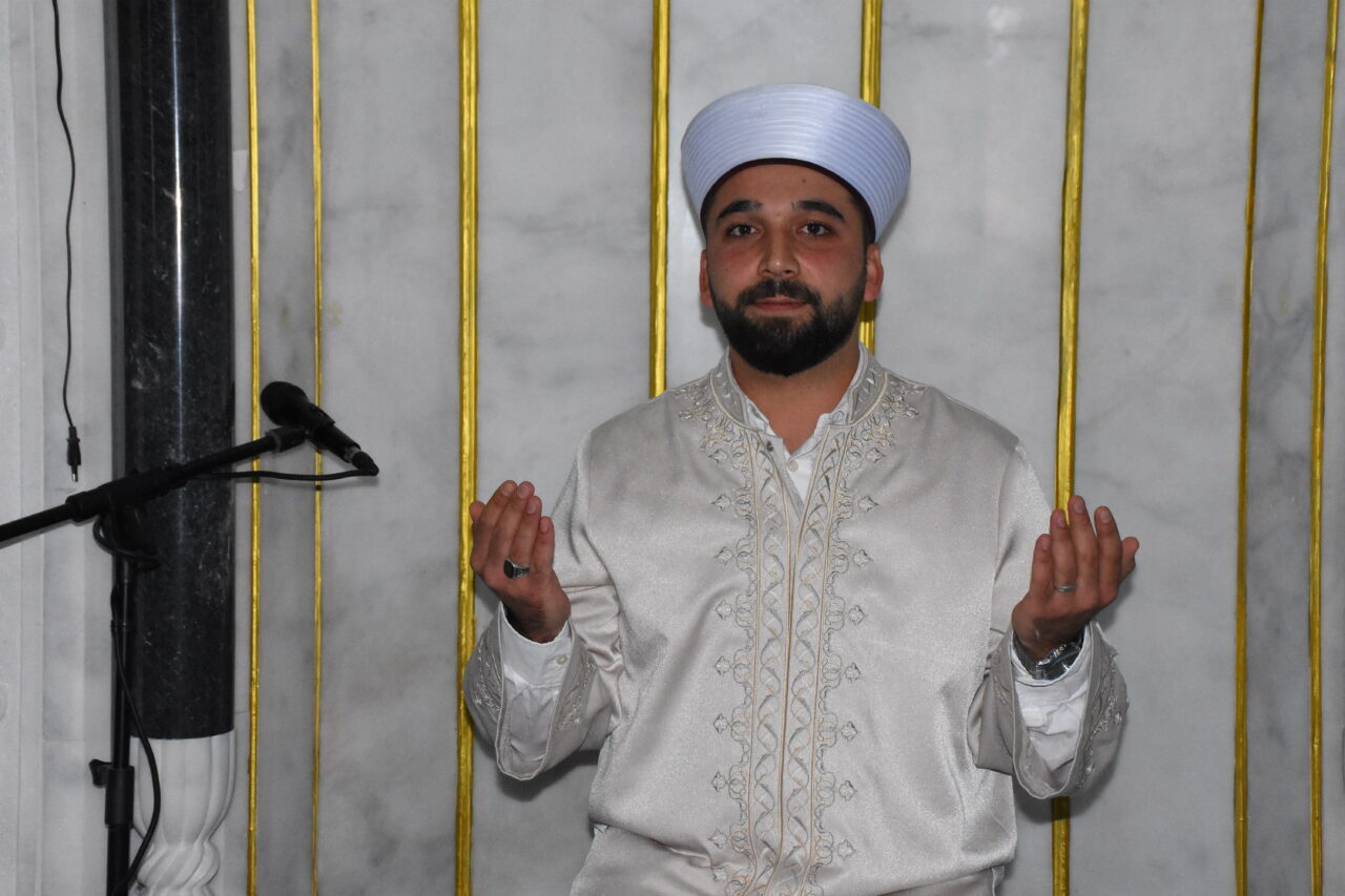 - Afyonkarahisar'da görev yapan imam hatip kardeşlerden Ömer Temel:
- "Kardeşimle,