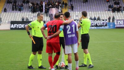 Afyonspor ile Denizli İdmanyurdu arasında oynanan maç, saha içinde olduğu