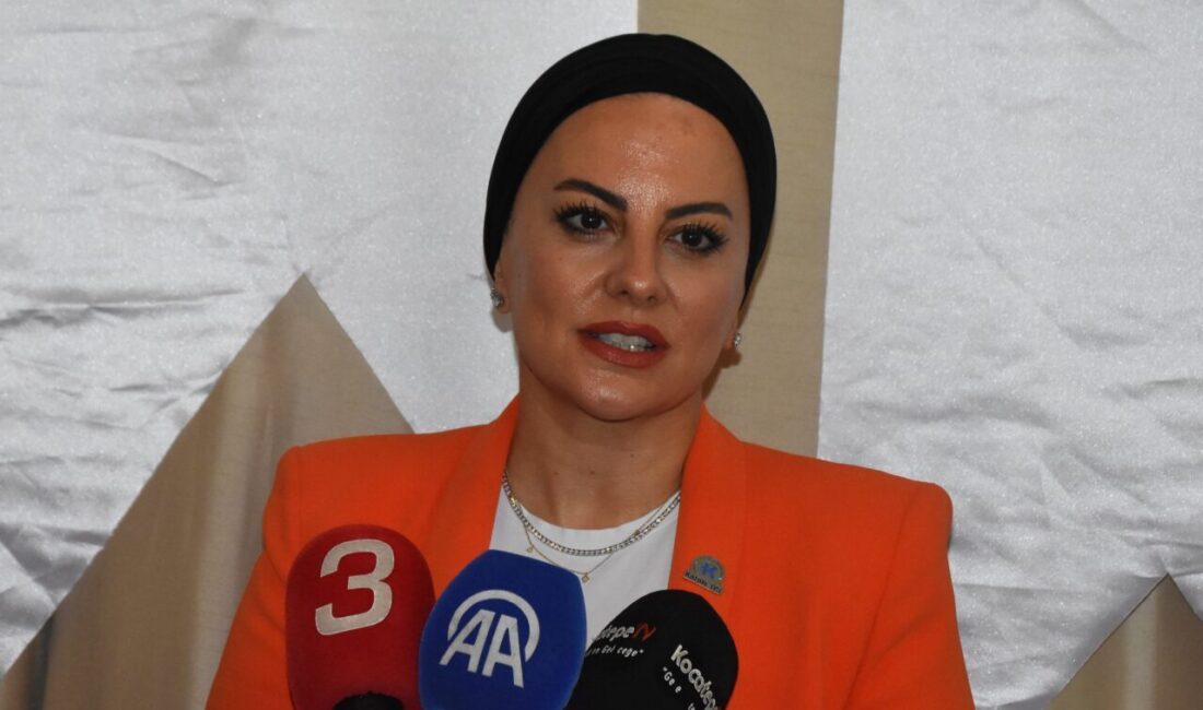 AFYONKARAHİSAR (AA) – Kadın Ticaret İşverenleri Sendikası (Kadın-TİS) üyeleri, Afyonkarahisar'da