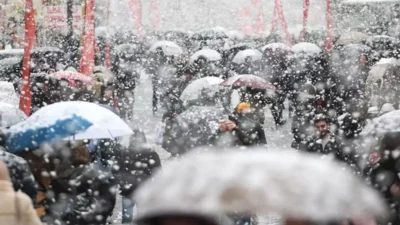 Meteoroloji, ülke genelinde kuzey, iç ve batı kesimlerin parçalı bulutlu,