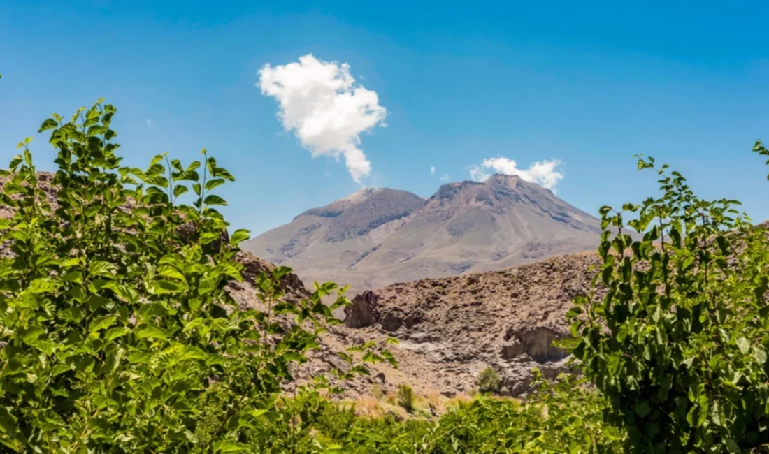 2023 ve 2024 yılları arasında Taftan Yanardağı’nın yükseldiği, uydu görüntüleriyle
