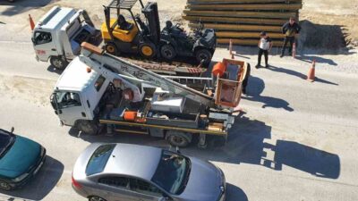 Bilecik’te Hamsu Köprüsü üzerinde arızalanan tır trafiği durma noktasına getirdi.