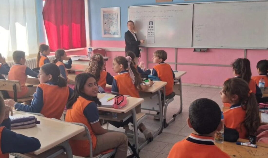 Afyonkarahisar’ın Şuhut ilçesinde Gazipaşa Ortaokulu’nda öğrencilerin göz sağlığını korumak ve