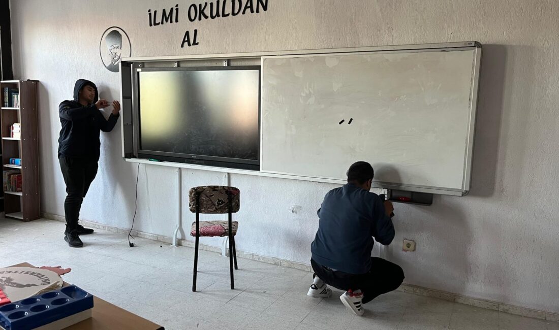 Emirdağ Mesleki ve Teknik Anadolu Lisesi Müdürü Emin Çınar, yaptığı