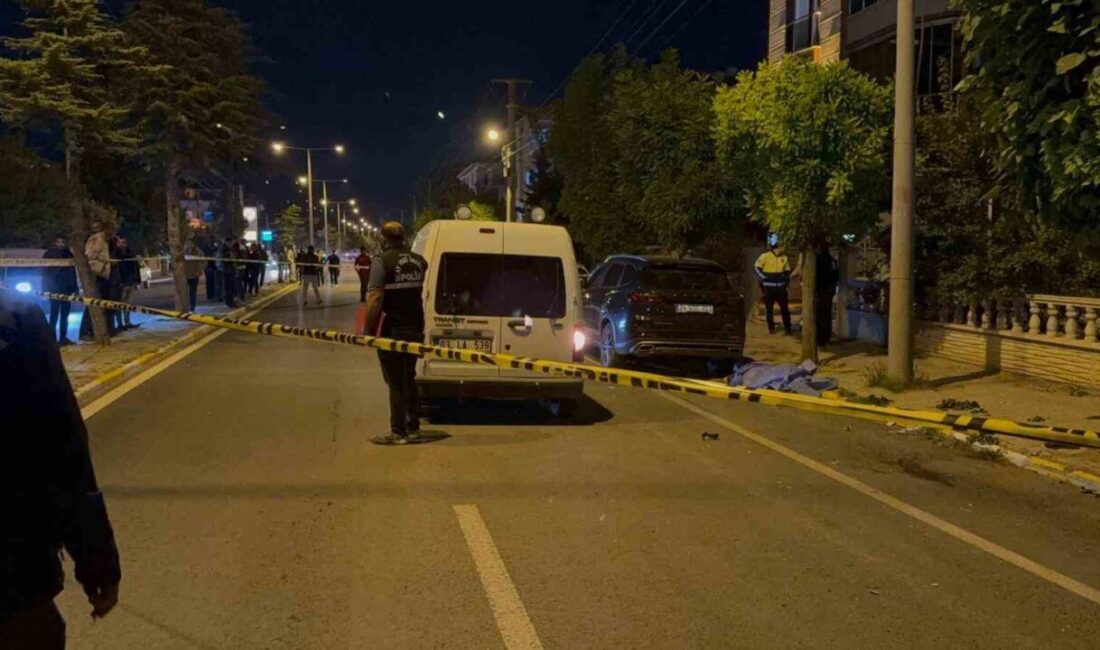 Afyonkarahisar’da meydana gelen trafik kazasında eski muhtar otomobilin çarpması sonucu