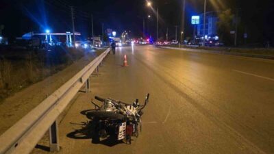 Afyonkarahisar’da meydana gelen trafik kazasında otomobille çarpışan motosiklette 14 yaşındaki