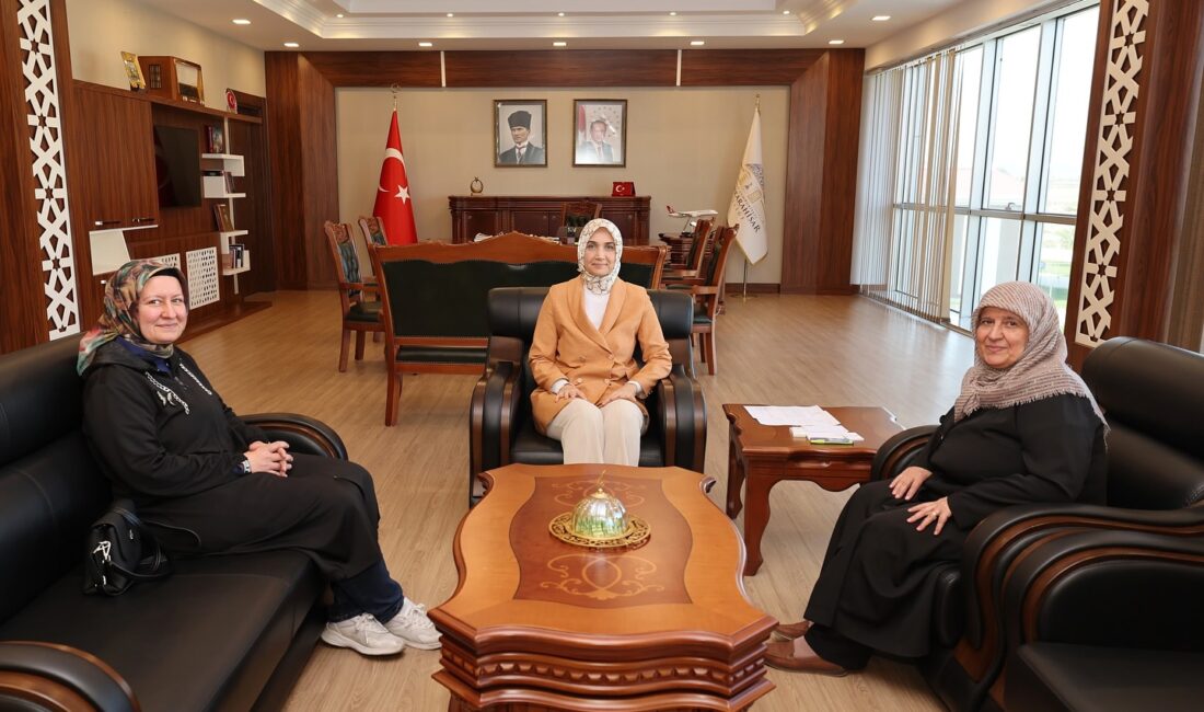 Vali Yiğitbaşı’dan Şehit Ailelerine Özel İlgi Afyonkarahisar Valisi Doç. Dr.