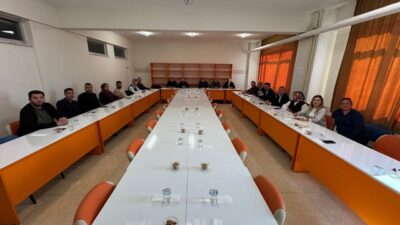 AFYONKARAHİSAR (AA) – Sandıklı ilçesindeki sera işletmecilerine yönelik toplantı gerçekleştirildi.