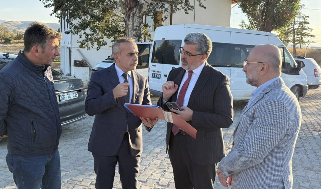 Özkaya, Başsavcı Mehmet Patlak, İl Başkanı Turgay Şahin ve yetkililerle