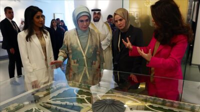 Resmi temaslarda bulunmak üzere Kuveyt’e gelen Cumhurbaşkanı Recep Tayyip Erdoğan’a