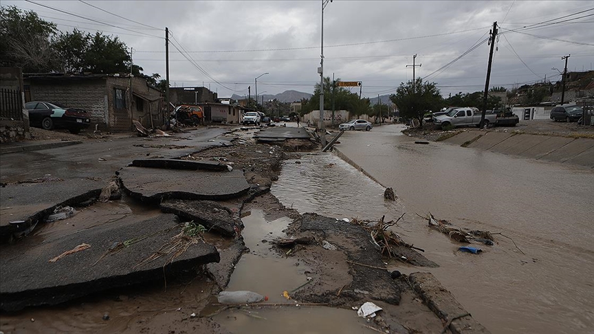 Meksika’da geçen haftadan bu yana etkili olan tropik fırtınalar Priscilla