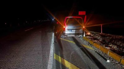 Afyonkarahisar’da tır ile hafif ticari aracın çarpıştığı kazada 2 kişi