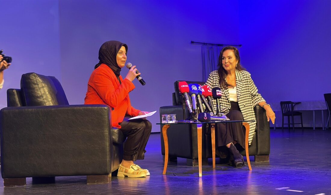 Festivalin son gününde Afyon Kocatepe Üniversitesi Atatürk Kongre Merkezi’nde düzenlenen