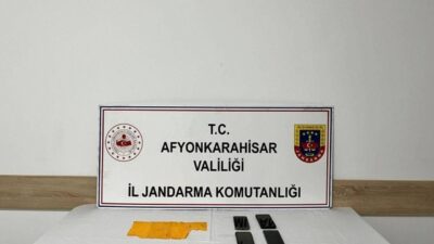 Afyonkarahisar’da jandarma tarafından gerçekleştirilen uyuşturucu operasyonunda yakalanan 4 kişiden 2’si