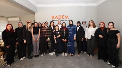 Afyonkarahisar Valisi Kübra Güran Yiğitbaşı, şehirde faaliyetlerine başlayan KADEM Afyonkarahisar