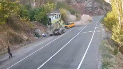 Olay, Tunceli-Erzincan karayolu Kutu Deresi mevkiinde meydana geldi. Dağlık alanda
