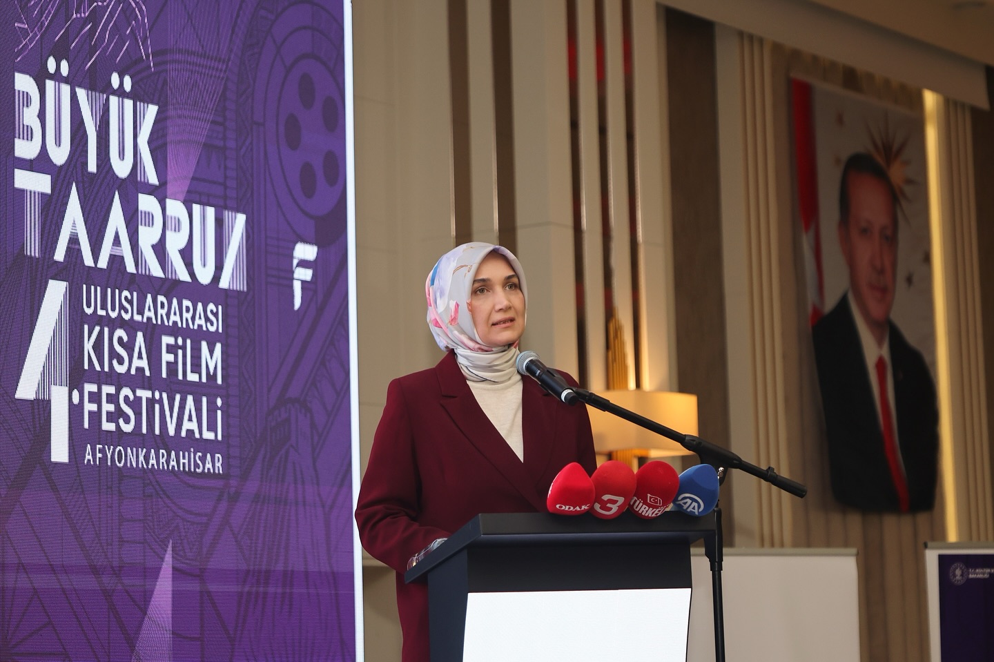 Görkemli Açılış Kültür ve Turizm Bakanlığı himayesinde, Valilik ev sahipliğinde