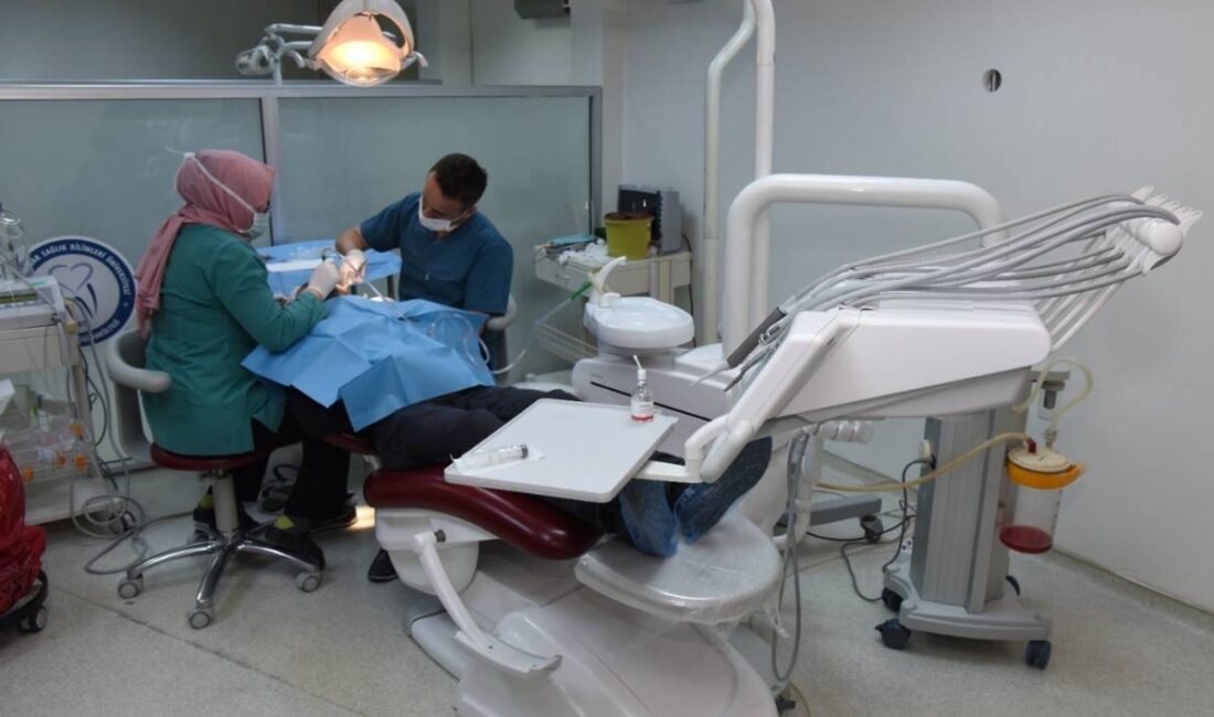 Diş muayenesi olmak isteyen herkes, mesai saatleri içinde ADSUAM’a başvurarak