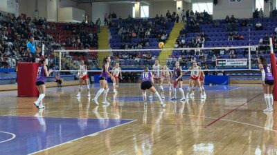 Afyonkarahisar temsilcisi, hem oyun disiplini hem de takım uyumuyla dikkat