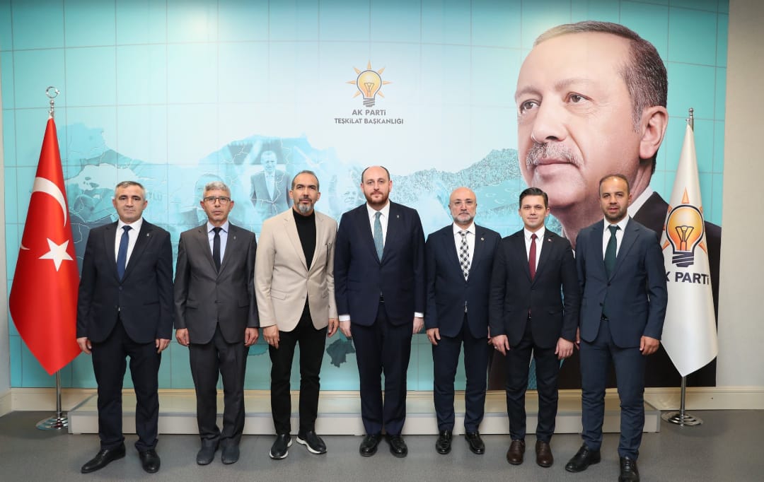 AK Parti, 3 ilçede bayrak değişimi yaptı