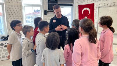 Projenin ilk aşamasında, Hoca Ahmet Yesevi İlkokulu öğrencilerine yönelik olarak
