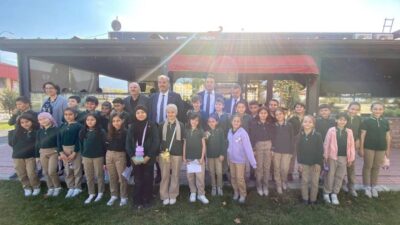 Küçük misafirlerin, hem eğlendiği hem de üniversite hayatı ile ilgili