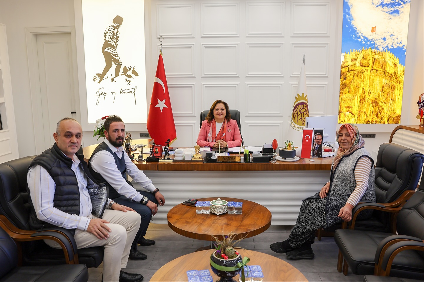 Doğal yaşamı, üretimi ve emeği merkeze alan paylaşımlarıyla tanınan Tınaztepe