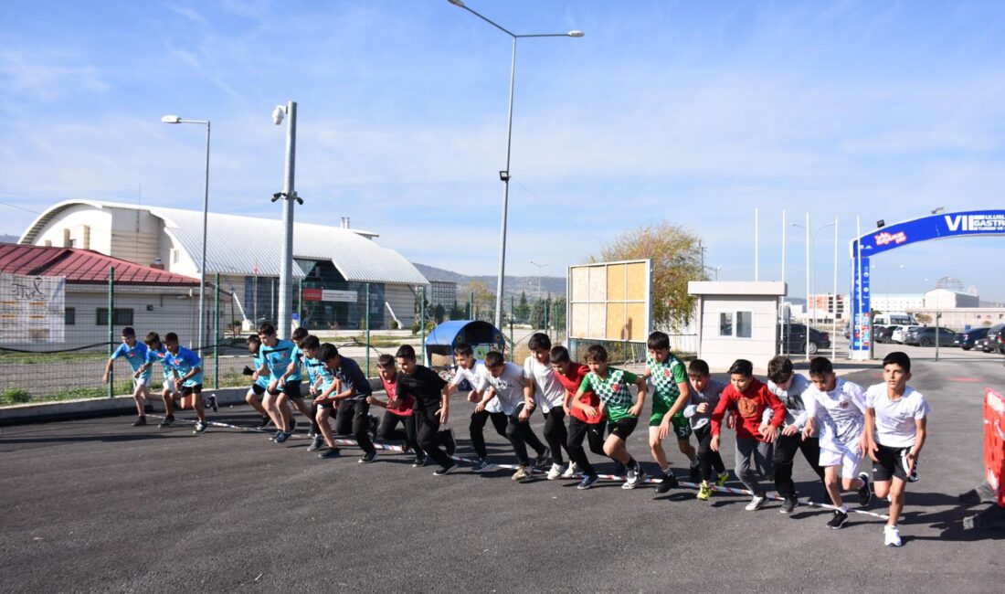 İlçeler arası dayanışma ve rekabetin ön planda olduğu organizasyonda, farklı