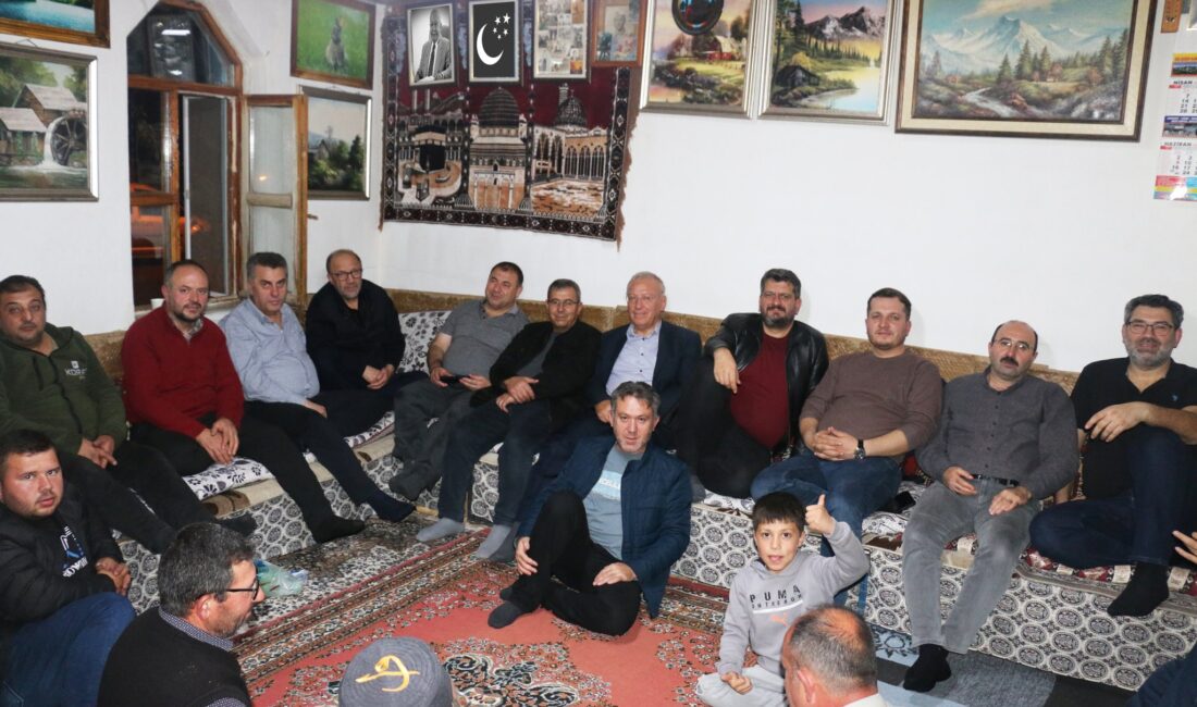 Ziyarette vatandaşların taleplerini ve beklentilerini dinleyen İl Başkanı Karataş, yerel