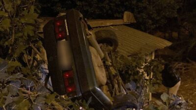 Kaza, Mersin-Antalya D-400 Karayolu üzerinde, Silifke ilçesine bağlı Taşucu Mahallesi