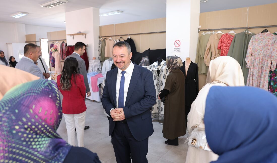 Etkinliğe Sandıklı Kaymakamı Selçuk Yosunkaya, Belediye Başkanı Adnan Öztaş, Belediye