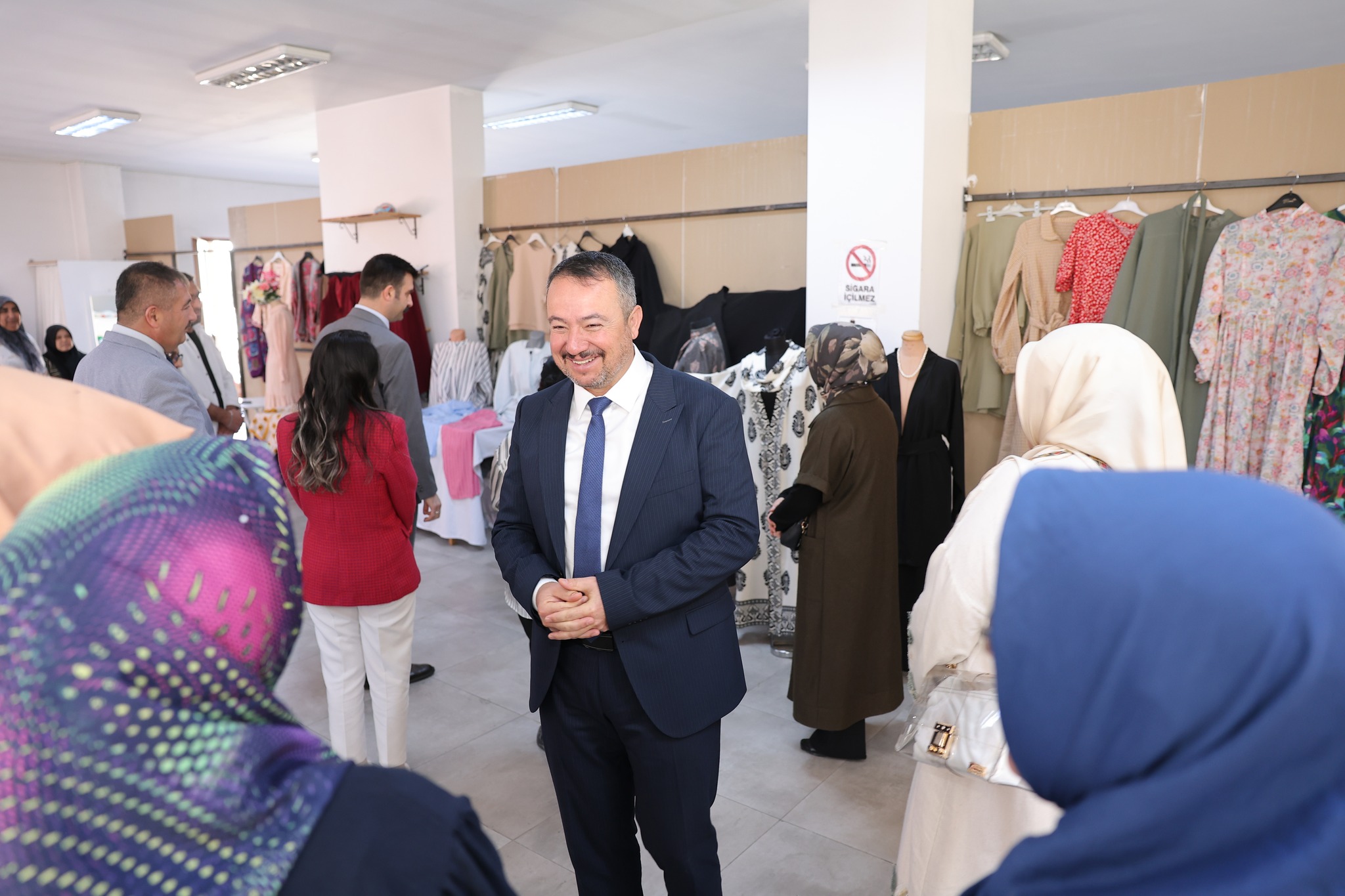 Başkan Öztaş, yıl sonu sergisinde