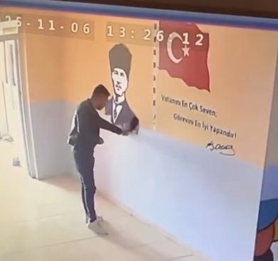 Anasınıfı öğrencisi Cemre Kartal’ın babası Veli Kartal kızını okuldan almaya