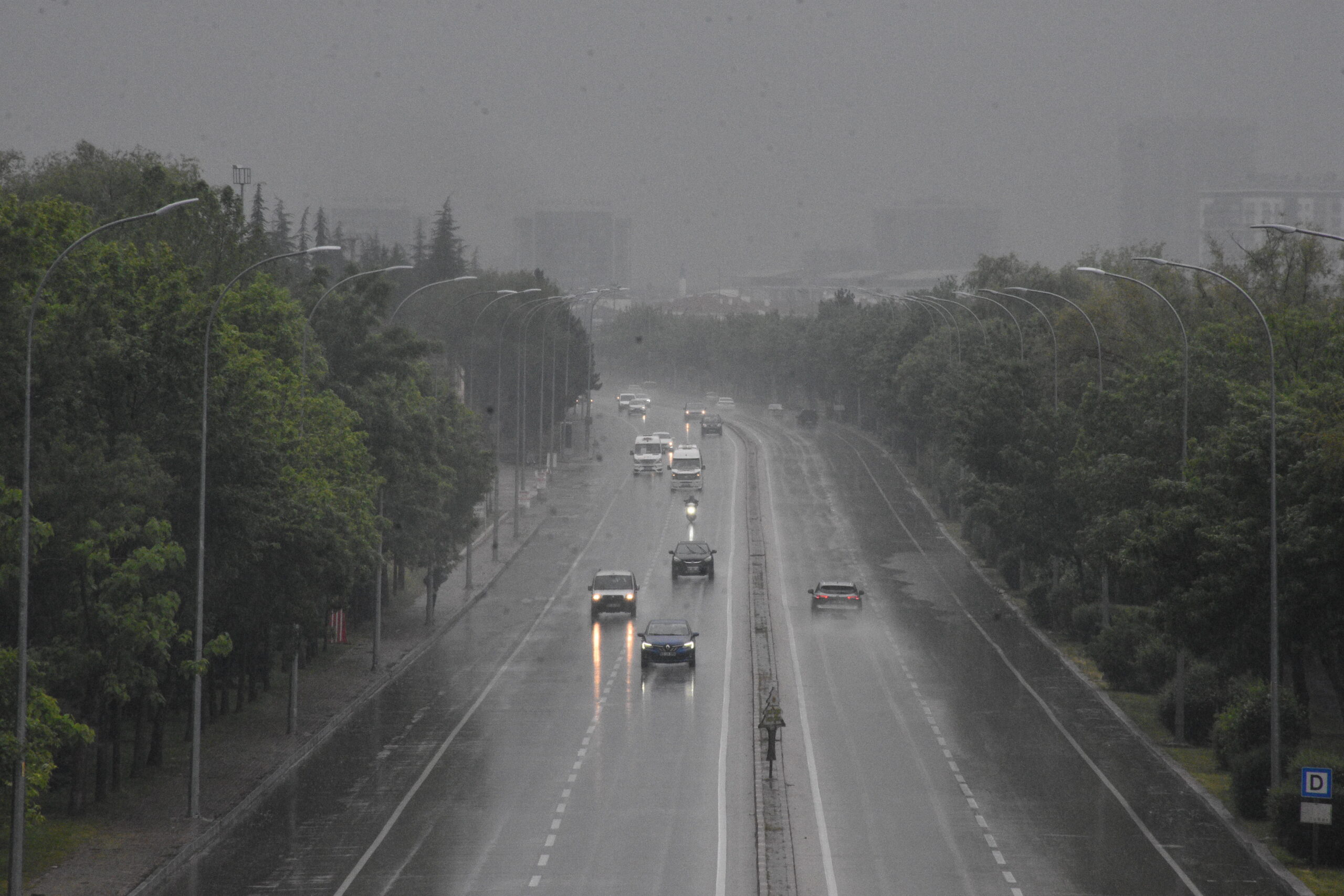 Yapılan son tahminlere göre, kentte hafta boyu kapalı ve yağışı