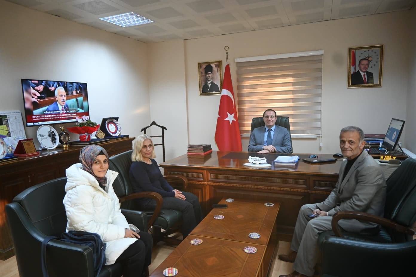 Ziyarette, ilçede yaşayan sahipsiz hayvanların korunması, sahiplendirilmesi ve hayvan haklarına