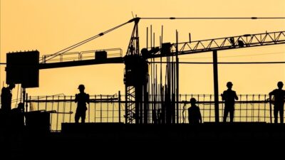 Sektördeki büyüme ivmesine karşın maliyet baskısı, finansmana erişim zorlukları, nitelikli