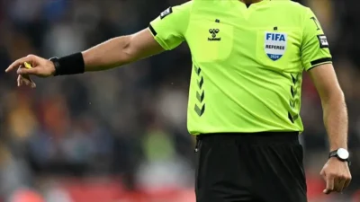 UEFA’dan yapılan açıklamaya göre Allard Lindhout’un yardımcılıklarını Hollanda Futbol Federasyonu’ndan