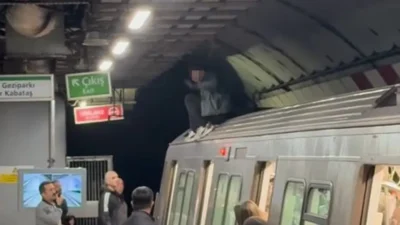 İstanbul’da metro yolcuları ve durakta bekleyen vatandaşlar, Yenikapı-Seyrantepe-Hacıosman Metro Hattı’nda