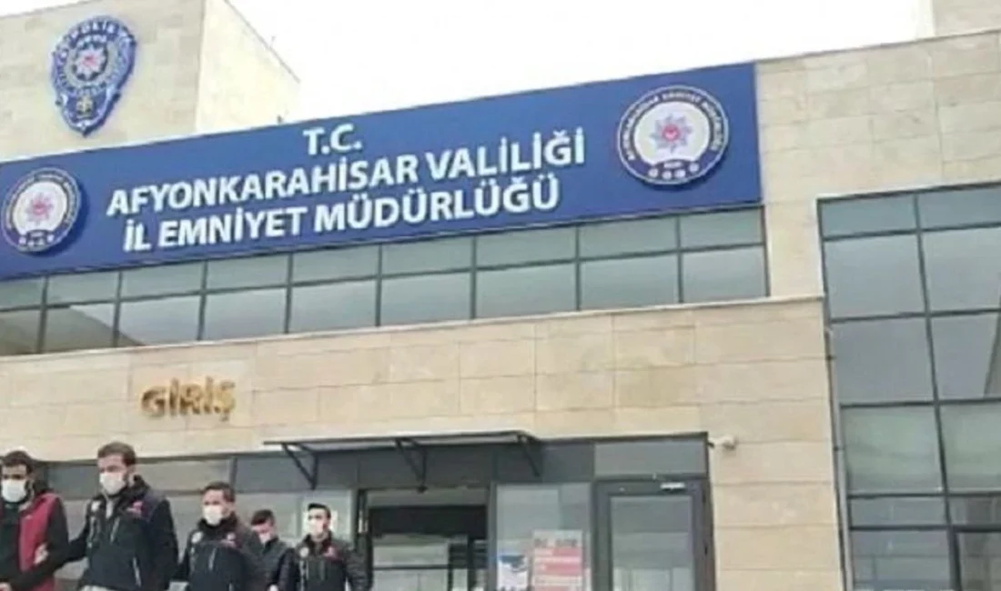 Uygulama noktasında durdurulan otomobilde yapılan aramada 11 kilo 500 gram