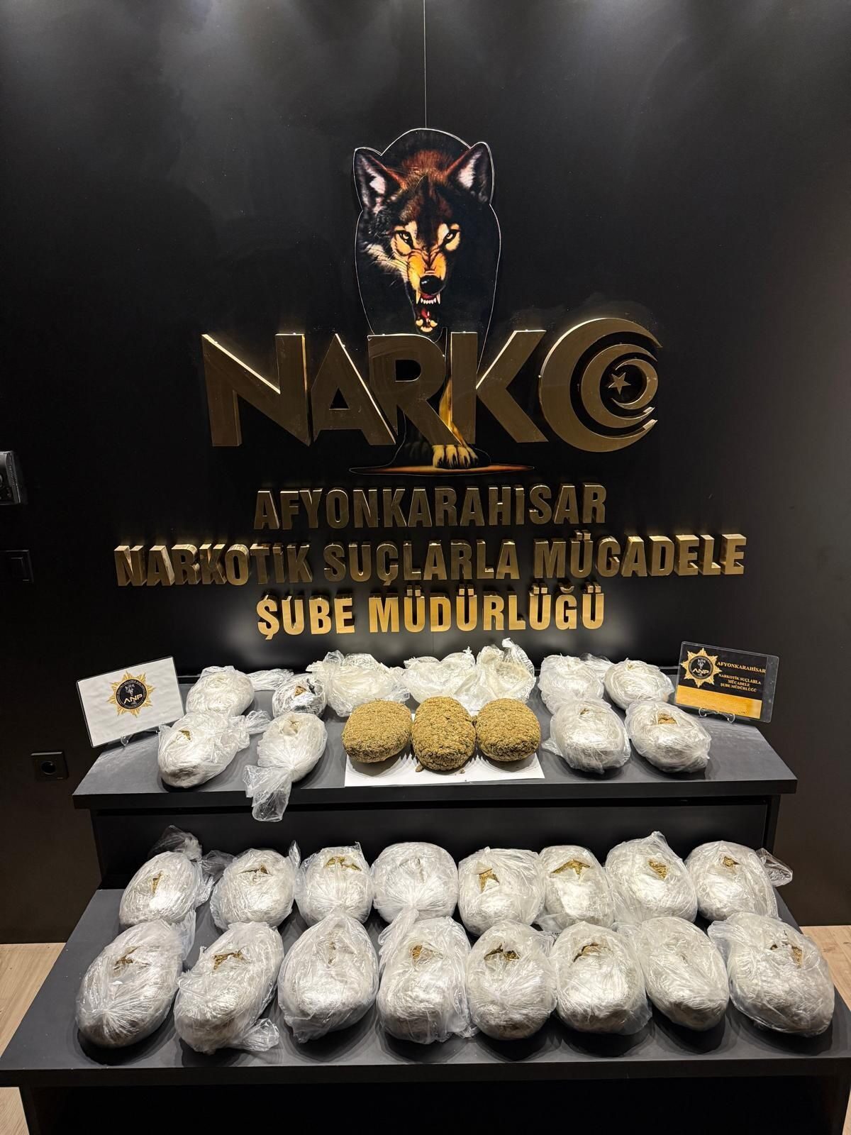 AFYONKARAHİSAR (AA) – Afyonkarahisar'da aracında uyuşturucu ele geçirilince gözaltına alınan