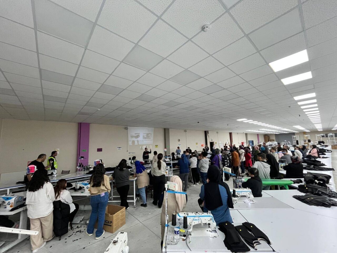 AFYONKARAHİSAR (AA) – Afyonkarahisar'da polis ekipleri, dronla kırmızı ışık denetimi