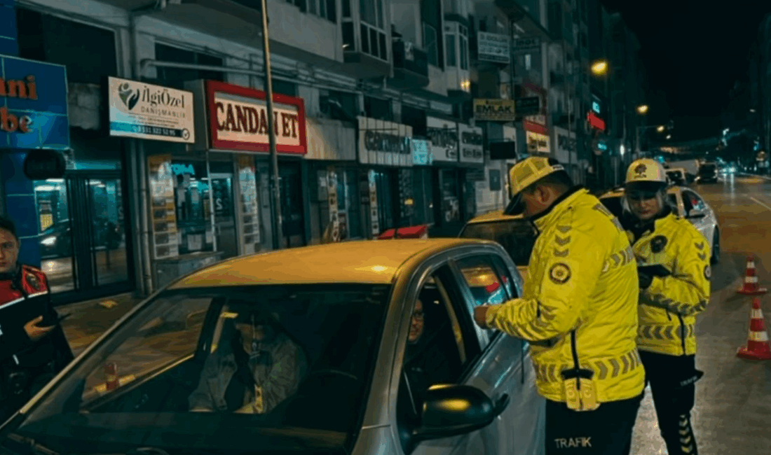 Afyonkarahisar’da suçlulara geçit yokAfyonkarahisar İl Emniyet Müdürlüğü, vatandaşların huzuru ve