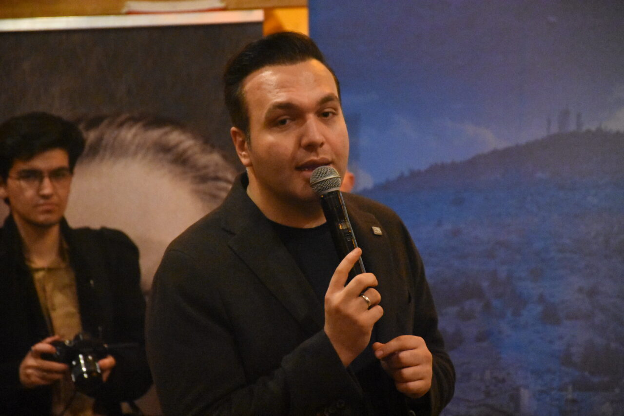 - "Bugün TBMM'de 30 yaşın altındaki 5 milletvekilinden 4'ü AK