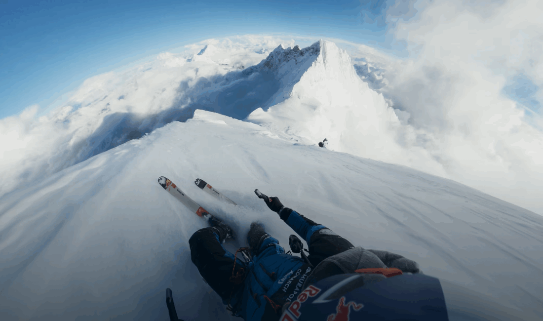 37 yaşındaki Polonyalı kayak dağcısı Andrzej Bargiel, inanılmaz tırmanış ve kayak