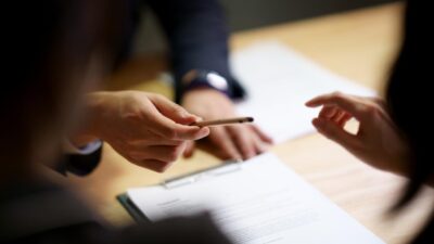 Avukatlık Asgari Ücret Tarifesi yeniden belirlendi. Yeni tebliğe göre, maktu