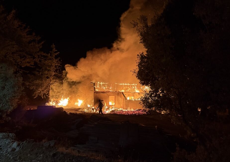 Antalya’da Saat 02.00 sıralarında Aksu ilçesi Atatürk Mahallesi 6. sokak
