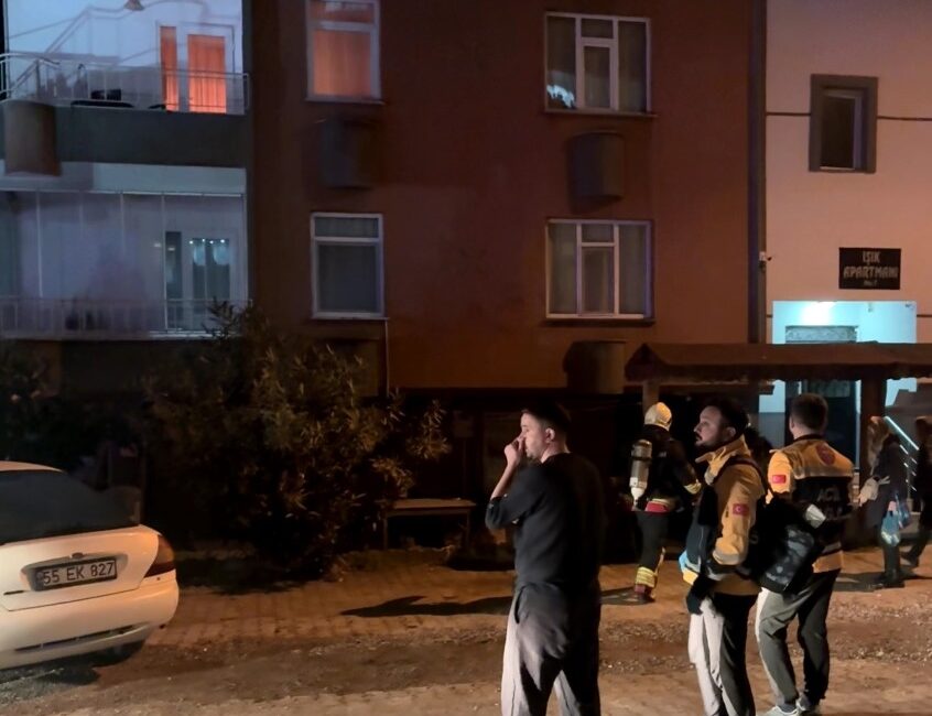 Olay, Ordu’nun Ünye ilçesi Atatürk Mahallesi Yunus Emre Sokak’ta yaşandı.