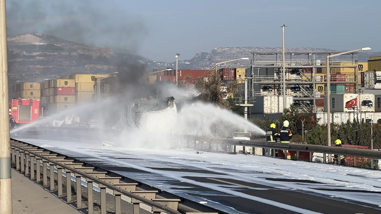 Mazot Yüklü Tanker Alev Alev Yandı